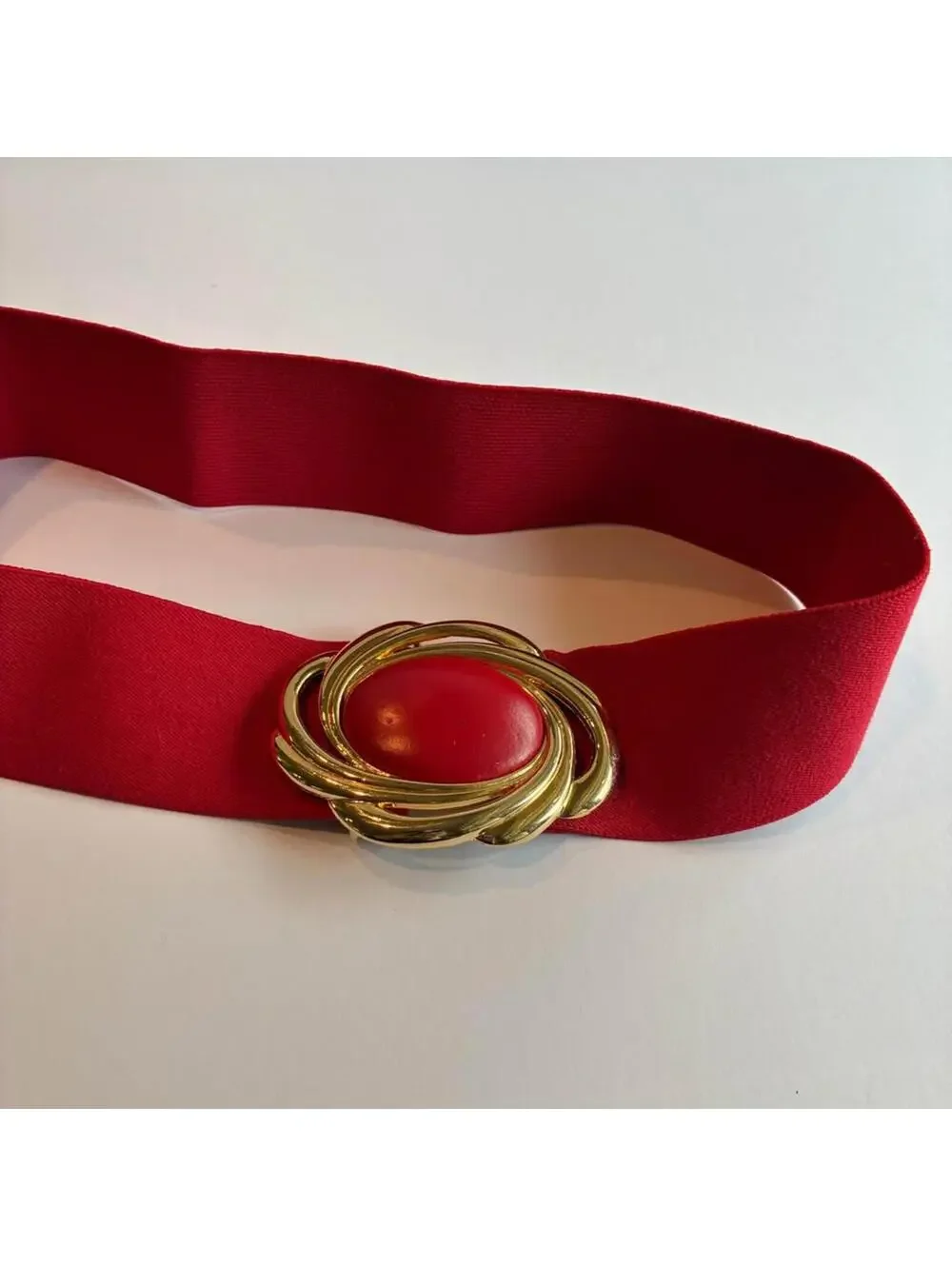 Vintage Day-Lor Red Stretch Cinch Belt Gold Tone Buckle Retro 80s Statement Belt